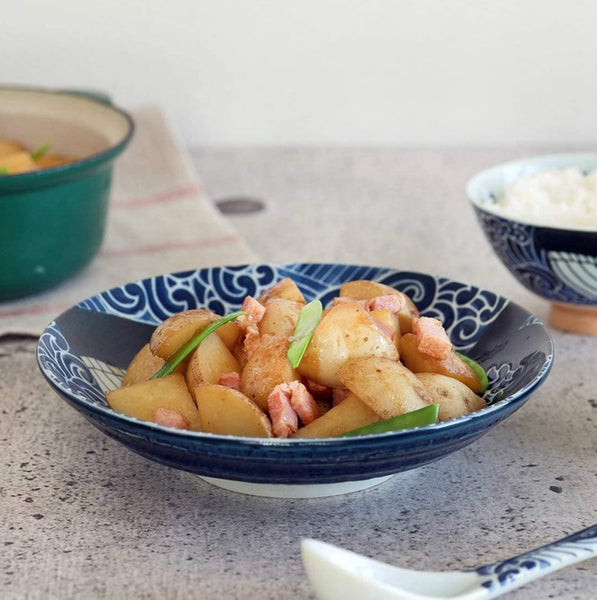 Mino Pottery Whale Plate φ8.54in (21.7cm)