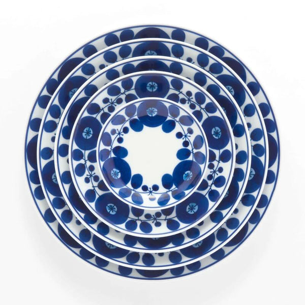 Bloom Japanese Dinner Plate – Wreath Design, Hand-Painted Hasami Ware Porcelain, 19.5 cm (7.7 in), Made in Japan