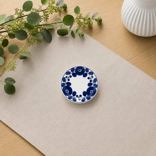 Bloom Japanese Small Plate – Wreath Design, Hand-Painted Floral Hasami Ware Porcelain, 11.5 cm (4.5 in), Made in Japan