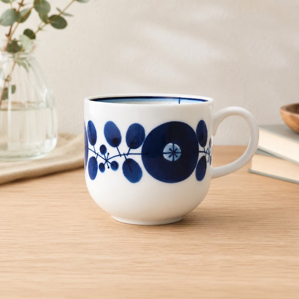 Bloom Japanese Coffee Mug – Wreath Design, Hand-Painted Hasami Ware Porcelain, 360ml (12.2 fl oz), Made in Japan