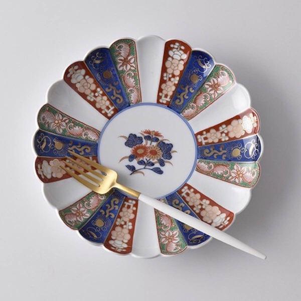 見込菊花紋 6号皿 19cm 林九郎窯 和食器 波佐見焼 日本製 古伊万里様式