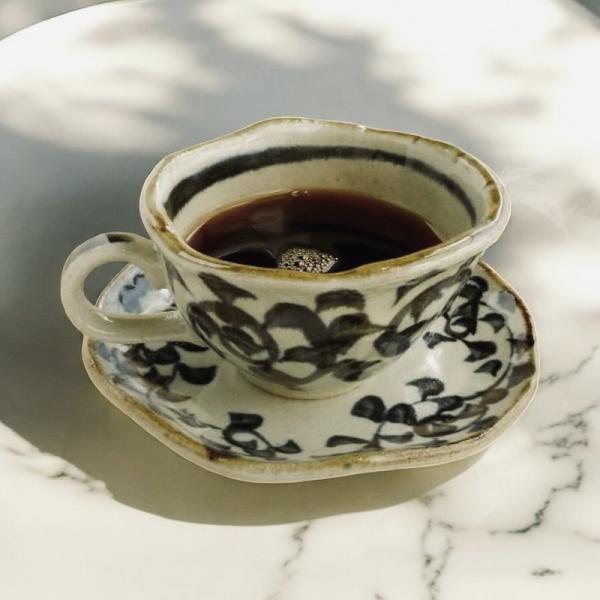 たこ唐草 染付タコ唐草 コーヒー碗皿 手書き カップ＆ソーサー 美濃焼 日本製 食器 茶酒器