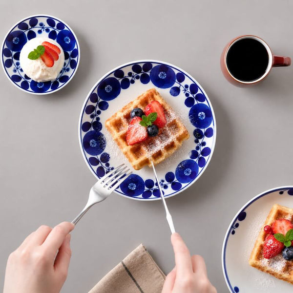 Bloom Japanese Dinner Plate – Wreath Design, Hand-Painted Hasami Ware Porcelain, 19.5 cm (7.7 in), Made in Japan